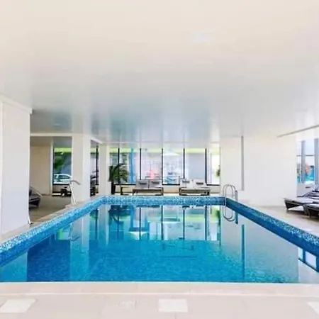 Luxury & Cu Piscina Interioara Incalzita Gym 那沃达利