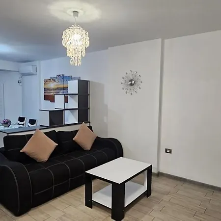 Luxury & Cu Piscina Interioara Incalzita Gym * 那沃达利